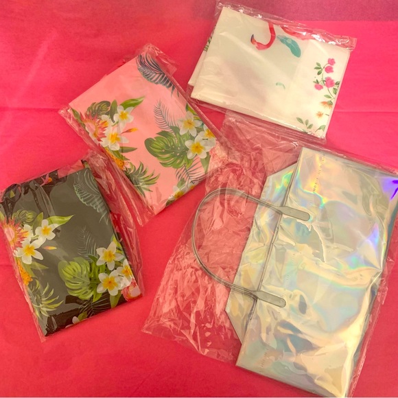 🆓 Free Add On Tote Bag with $30 Purchase 🆓 - Picture 3 of 3